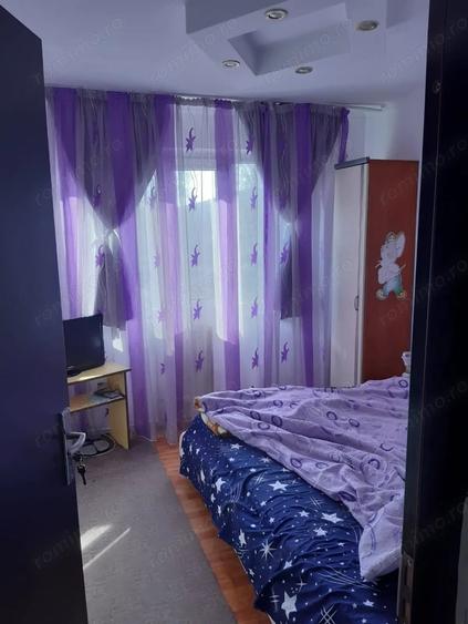 Apartament cu 4 camere semidecomandat în Micro 39