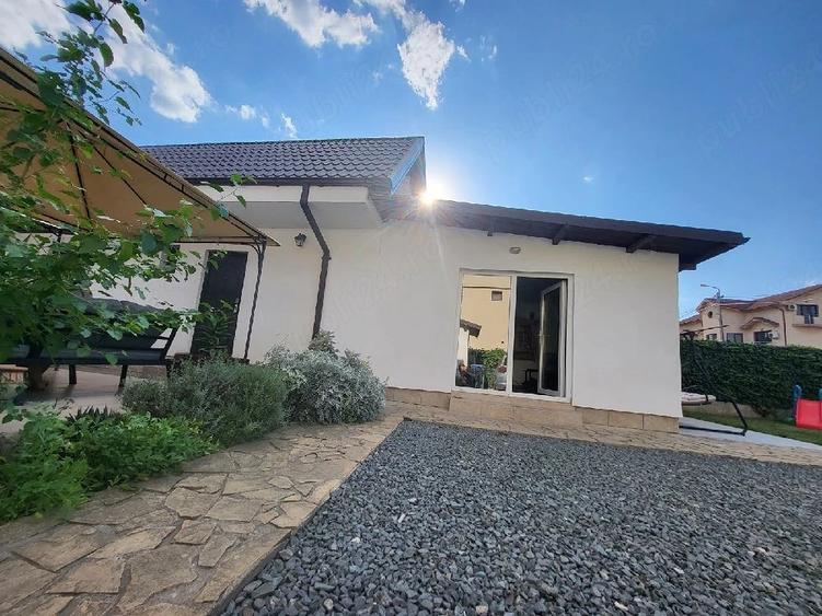 Casă cu 8 camere cu Teren 466 Mp în Central