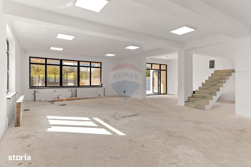 Spațiu comercial, de 410 mp, în Crevedia