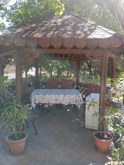 Casă cu 2 camere decomandat în Central