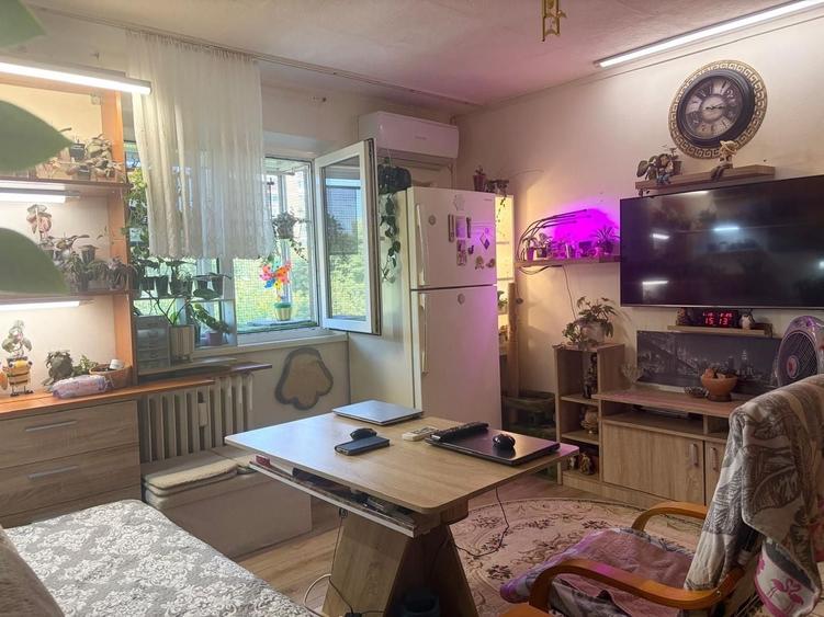 Apartament cu 3 camere semidecomandat, mobilat în Brâncoveanu