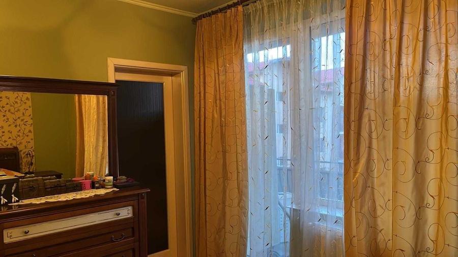 Apartament cu 3 camere decomandat în Bună Ziua