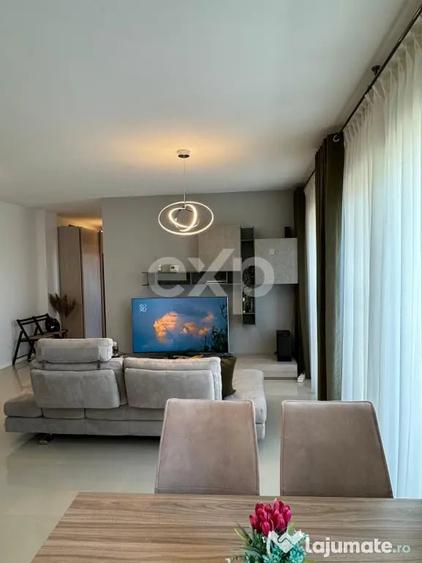 Apartament cu 3 camere semidecomandat în Între Lacuri