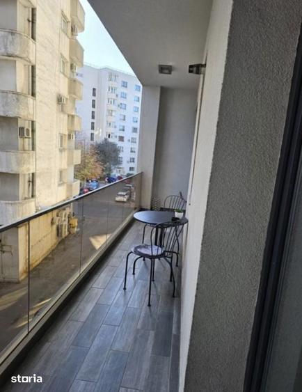Apartament cu 3 camere semidecomandat în Iancului