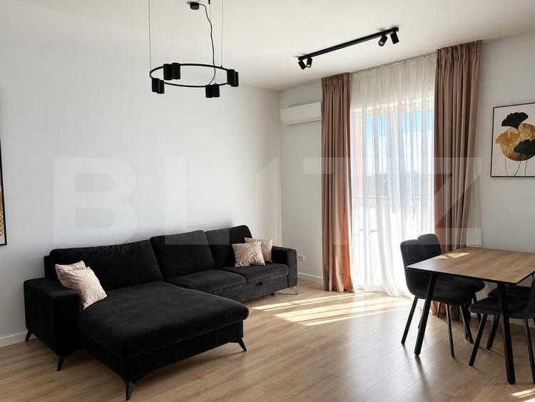Apartament cu 2 camere semidecomandat, mobilat în Aradului