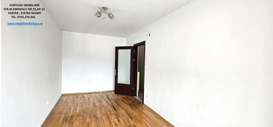 Apartament cu 4 camere decomandat în Central