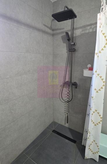 Casă cu 4 camere cu Teren 497 Mp în Central