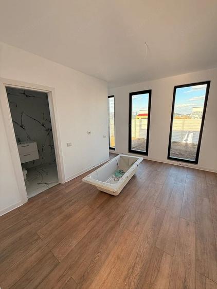 Casă cu 3 camere cu Teren 250 Mp în Clinceni