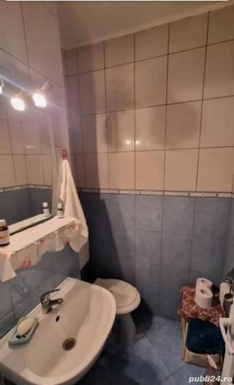 Apartament cu 3 camere decomandat în Barieră