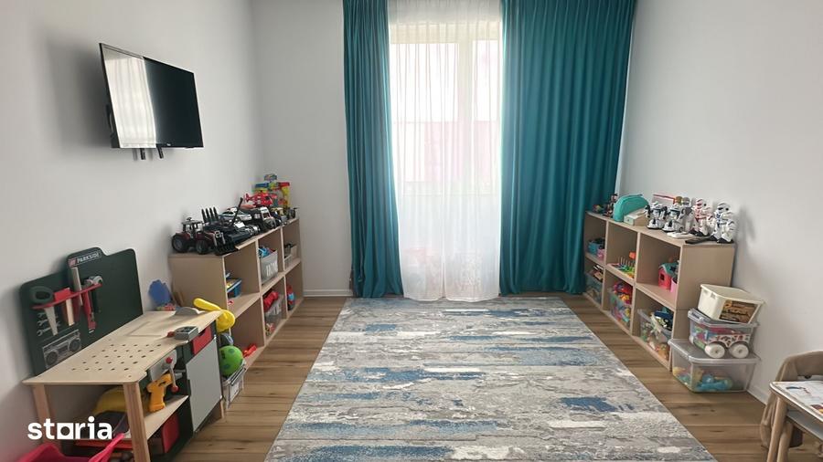 Apartament cu 3 camere în Cetate