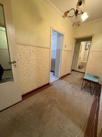 Apartament cu 3 camere decomandat în Micro 20