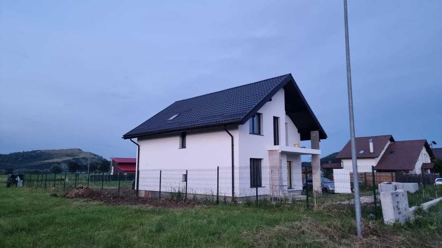 Casă cu 3 camere în Bod