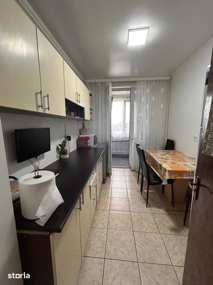 Apartament cu 3 camere în Războieni