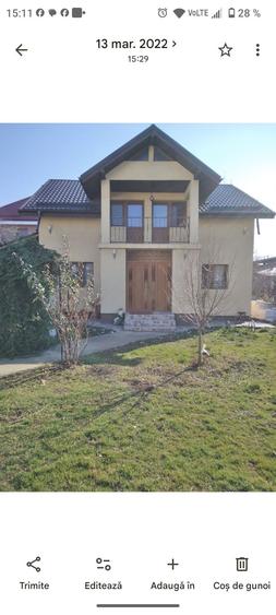 Casă cu 4 camere în Central