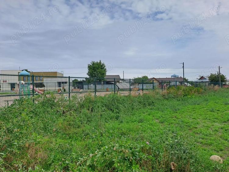 Teren de 1067 mp, în Gugești
