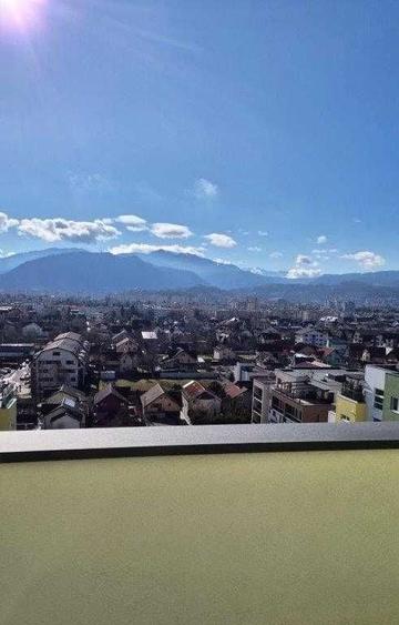 Apartament cu 3 camere decomandat în Tractorul