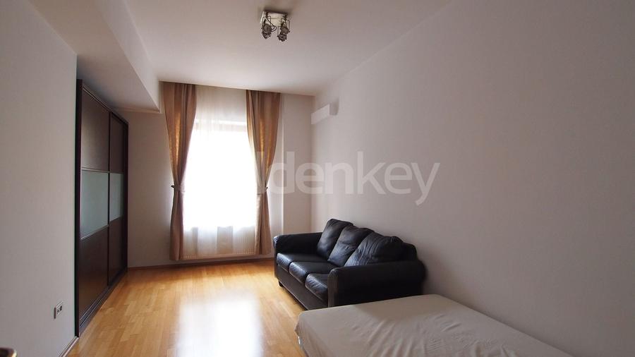 Apartament cu 3 camere decomandat, mobilat în Herăstrău