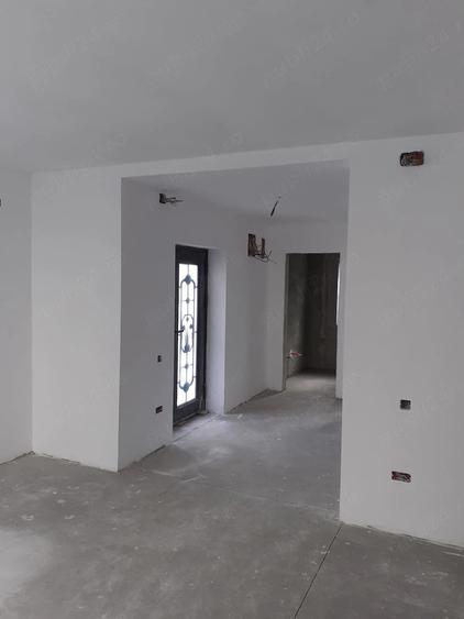 Casă cu 4 camere cu Teren 200 Mp în Cumpăna