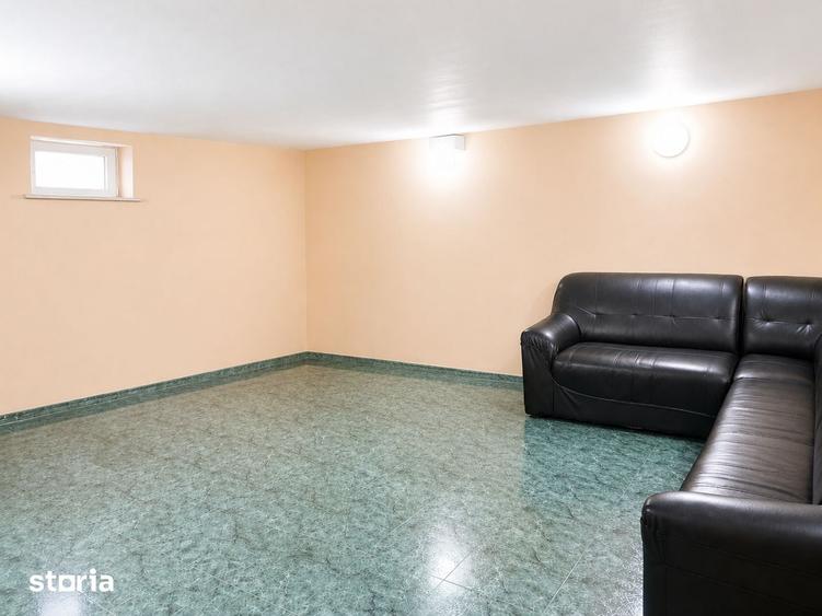 Casă cu 5 camere cu Teren 298 Mp în Rogerius