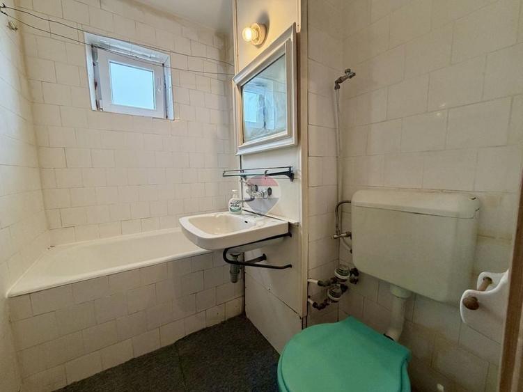 Apartament cu 3 camere decomandat, mobilat în Șega