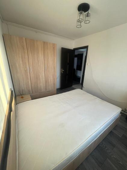 Apartament cu 2 camere semidecomandat în Berceni