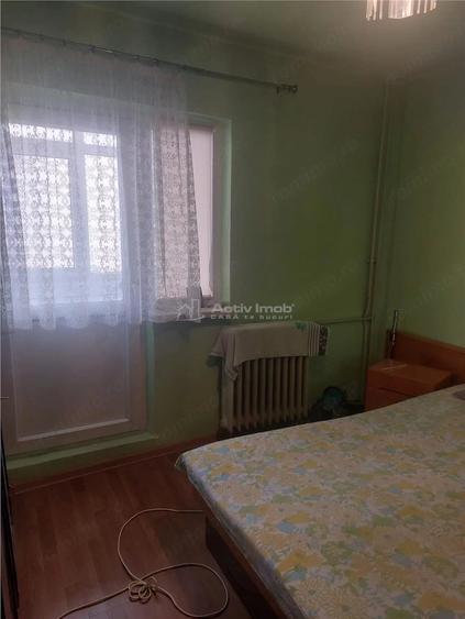 Apartament cu 2 camere decomandat în Sărari