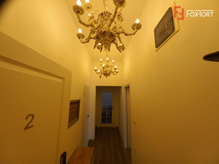 Casă individuală cu 5 camere cu Canalizare în Lipovei
