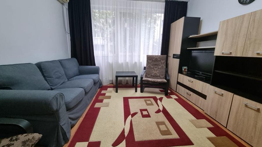 Apartament cu 3 camere decomandat în Berceni