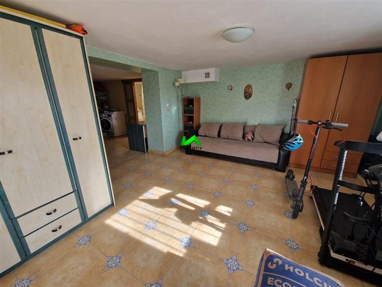 Casă individuală cu 6 camere cu Teren 500 Mp în Șura Mică