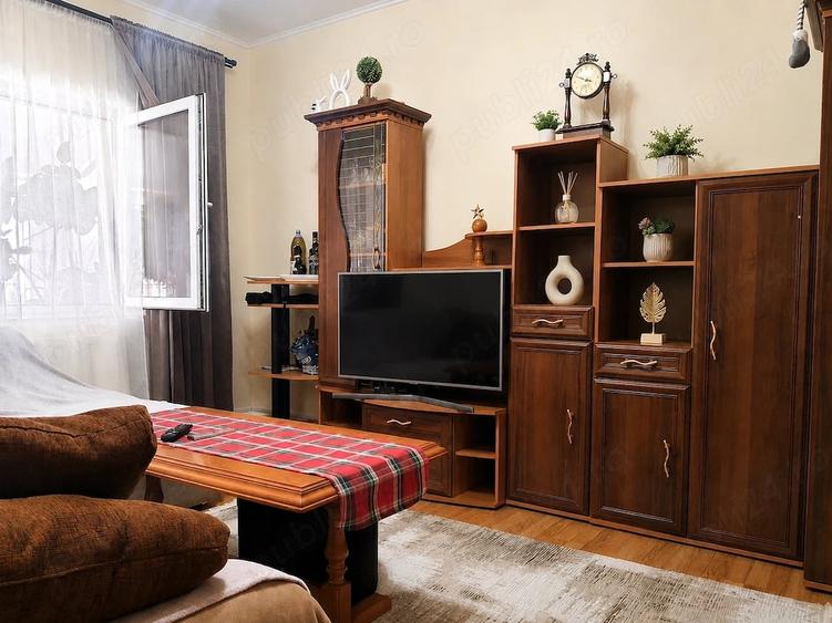 Casă cu Teren 303 Mp în Central