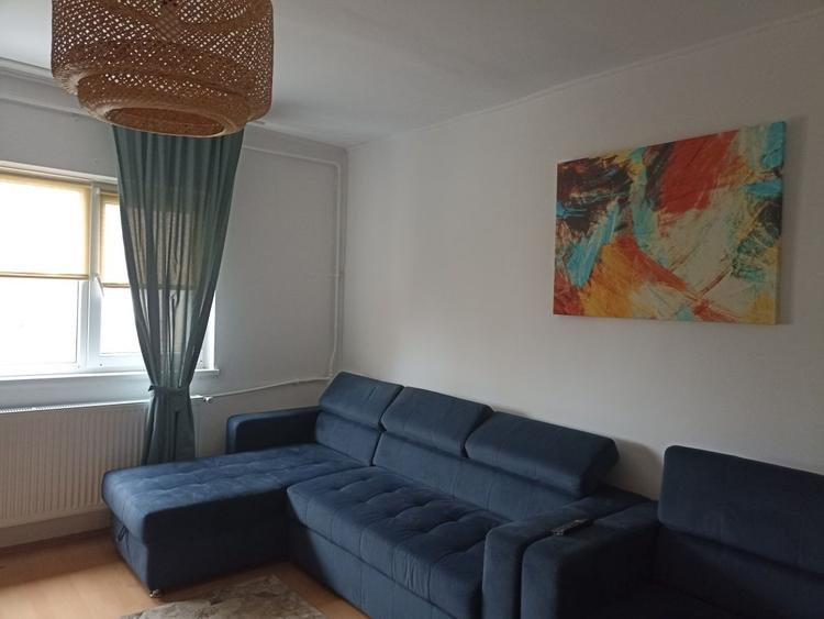 Apartament cu 3 camere decomandat, mobilat în Eroii Revoluției