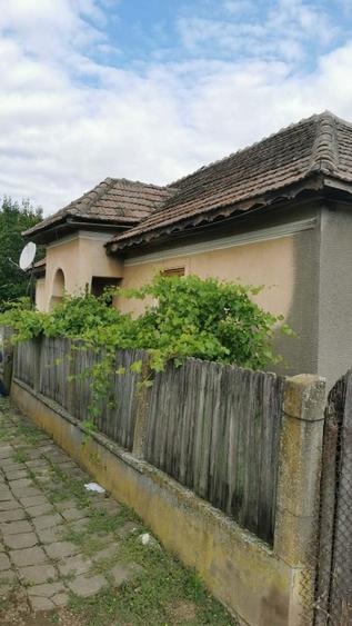 Casă individuală cu 4 camere cu Teren 1700 Mp în Vânători