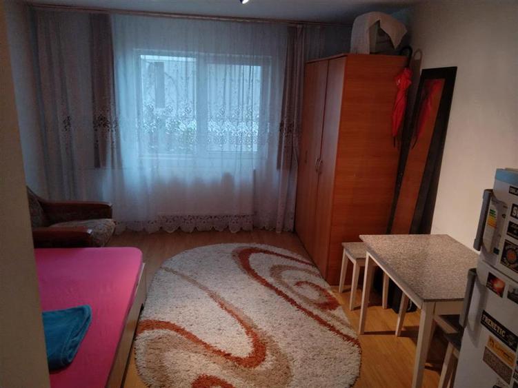 Garsonieră semidecomandată în Aradului