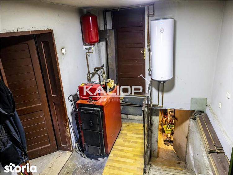 Casă cu 6 camere cu Teren 2900 Mp în Mica