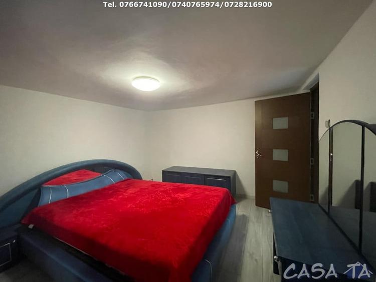 Casă individuală cu 6 camere cu Canalizare în Central