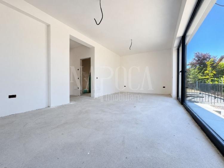 Duplex cu 5 camere cu Canalizare în Bună Ziua
