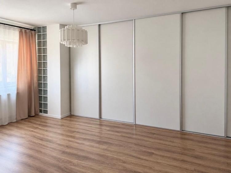 Apartament cu 2 camere decomandat în Florești