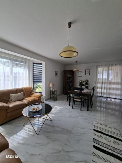 Casă cu 5 camere cu Teren 500 Mp în Săsar
