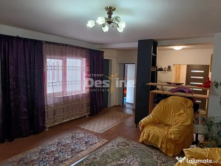 Casă cu 3 camere cu Teren 340 Mp în 16 Februarie