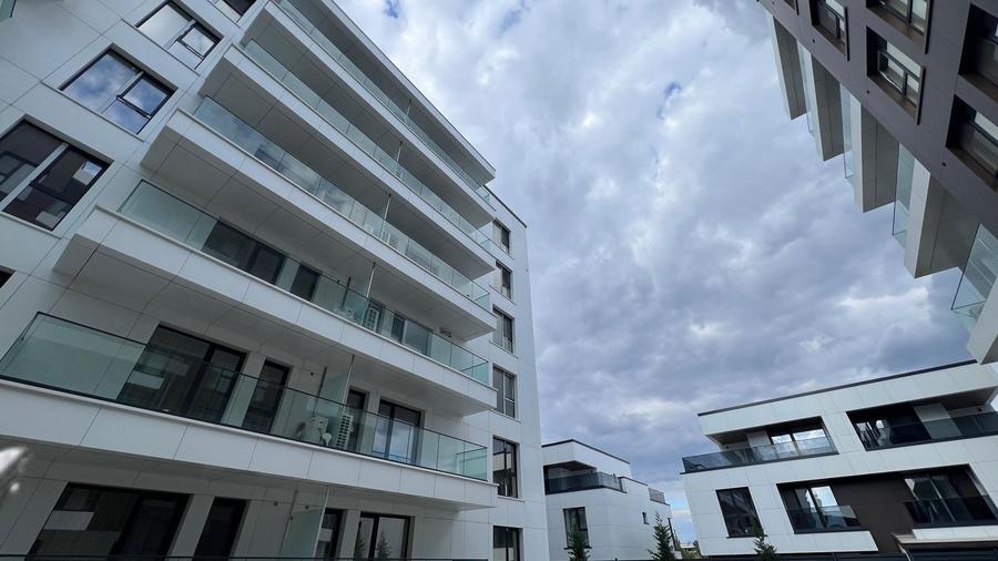 Apartament cu 2 camere semidecomandat, mobilat în Pipera