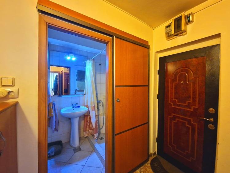 Apartament cu 2 camere semidecomandat, mobilat în Sala Palatului