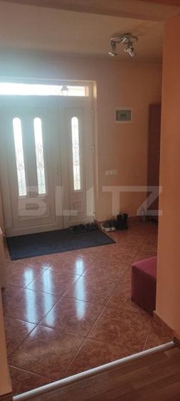 Casă individuală cu 6 camere cu Piscina în Nufărul
