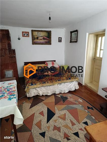 Casă cu 4 camere decomandat în Scurtești