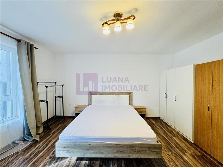 Apartament cu 3 camere semidecomandat, mobilat în Central