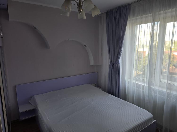 Apartament cu 3 camere decomandat în Nufărul