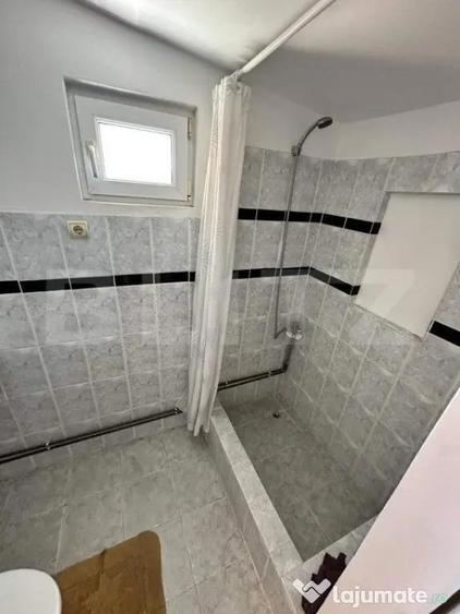 Casă cu 5 camere cu Teren 241 Mp în Semicentral