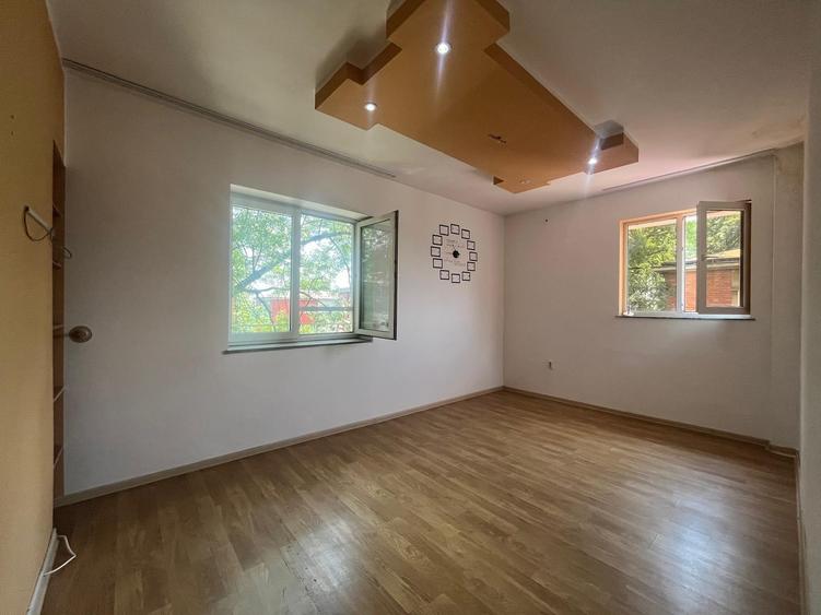 Apartament cu 3 camere decomandat, mobilat în Ferentari