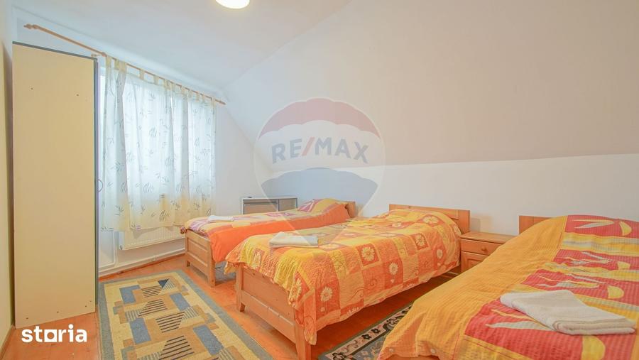 Casă cu 7 camere cu Teren 800 Mp în Purcăreni