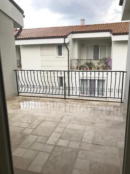 Casă cu 6 camere cu Canalizare în Iancu Nicolae