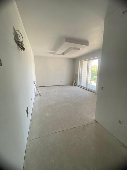Apartament cu 3 camere semidecomandat în Apahida